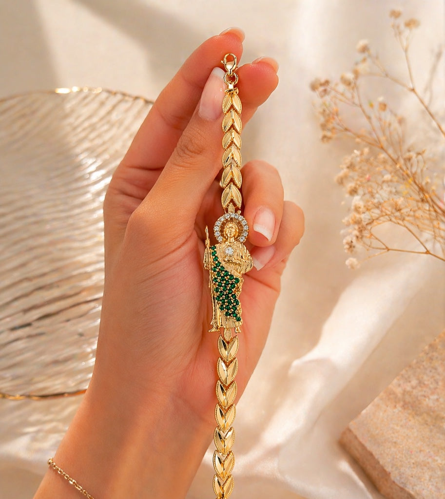 10KT LEAVES STYLE SAN JUDAS BRACELET Size 7INCH  Weigth 7.7GR