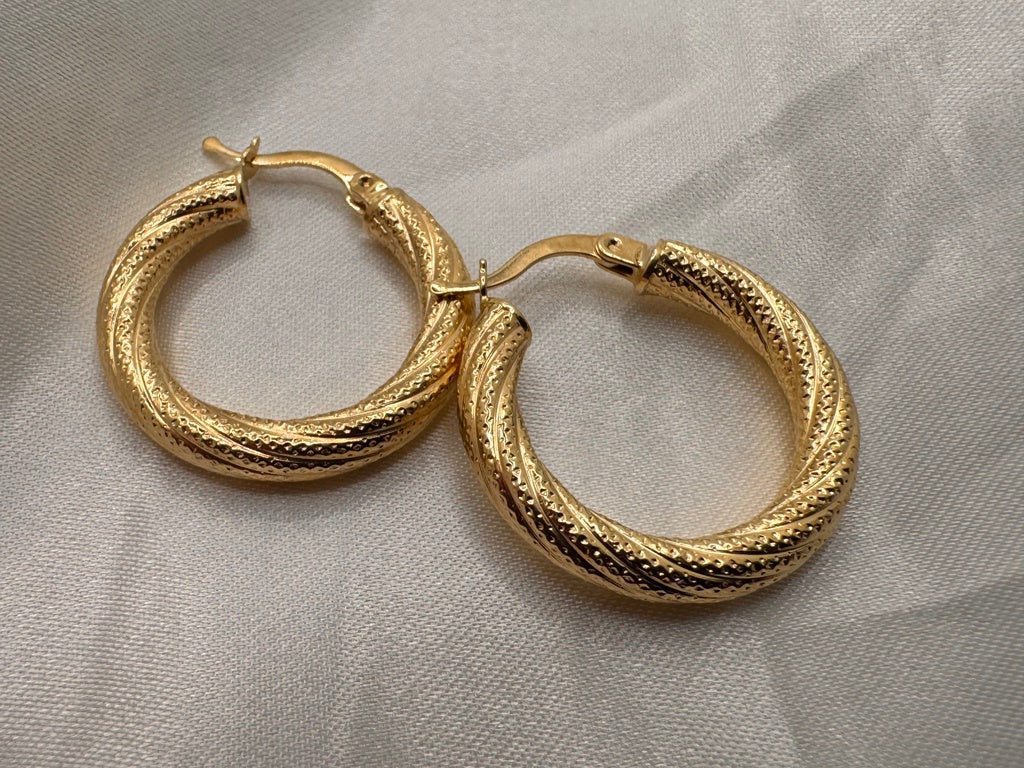 10KT CROOKED NEVADAS HOOPS EARRINGS Size 3 4.5MM Weight 3.8GR