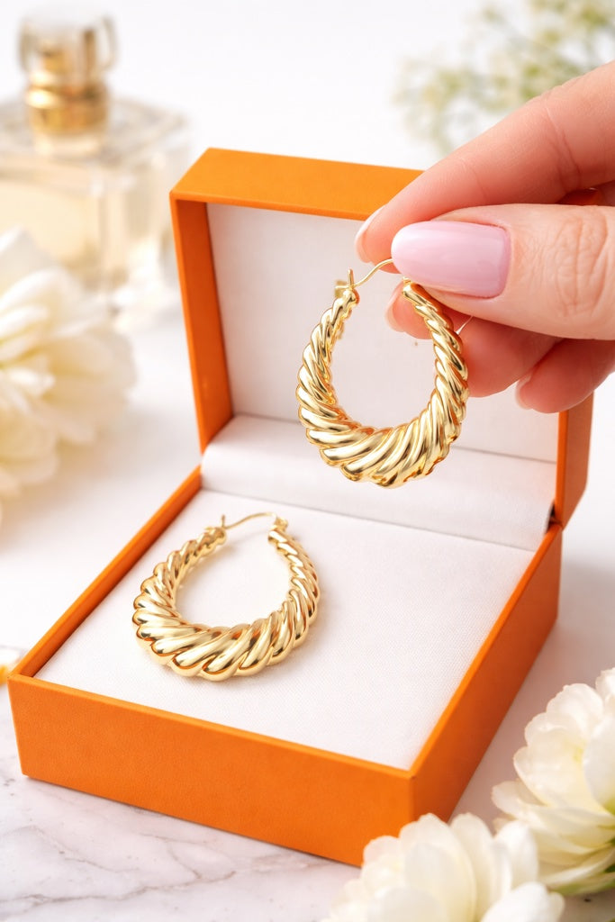 10KT VINTAGE STYLE CROISSANT DESIGN HOOPS EARRINGS Size LARGE Weigth 3.7GR