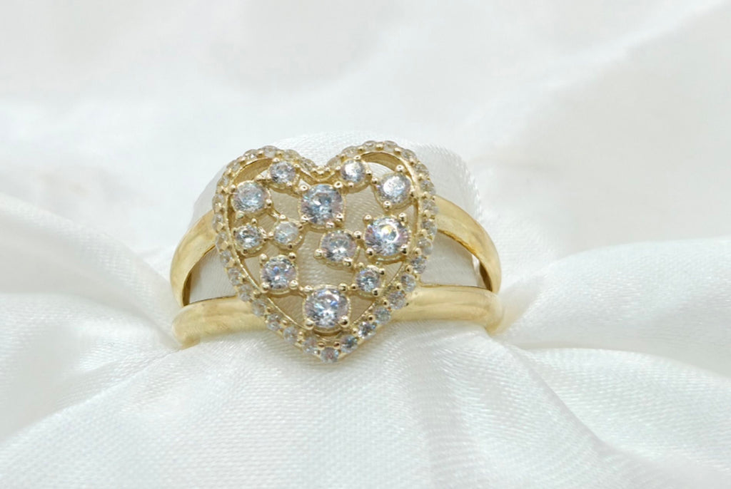 10KT WHITE STONES HEART RING CZ Size 7-8 Weight 2.5GR