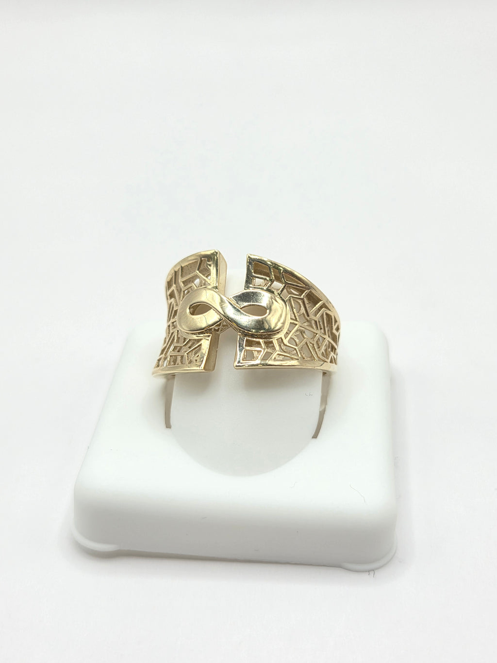 10KT FANCY SILHOUETTES BACK DESIGN INFINITY DETAIL CENTER RING Size 8-9 Weigth 3GR