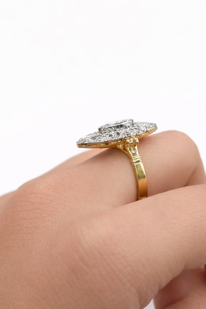 14KT ELEGANT ALMOND SHAPE DIAMOND WOMAN'S RING  Size 6.5 Weight 6.8GR