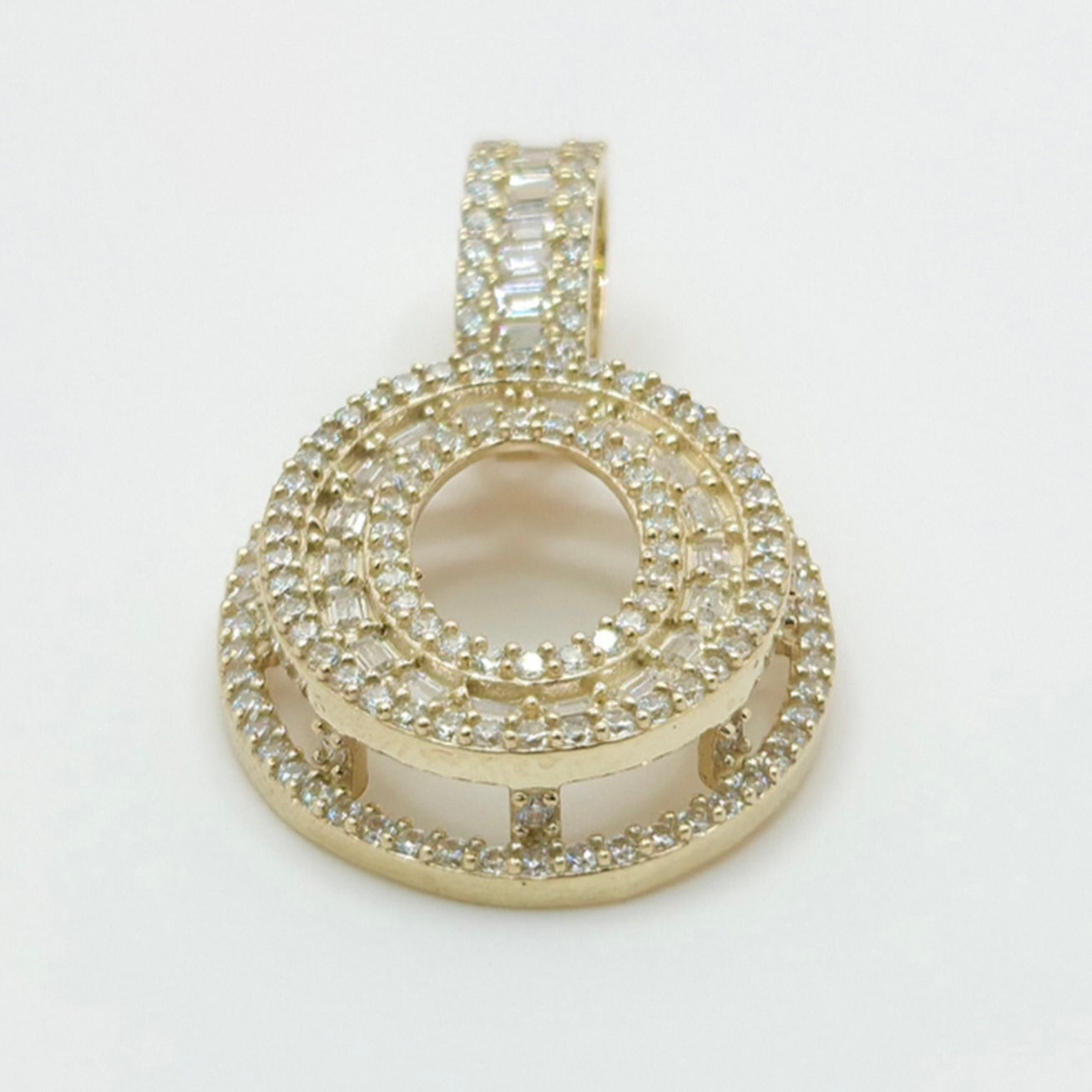 10KT MEDIUM CZ "O" LETTER PENDANT Weight 4.8GR