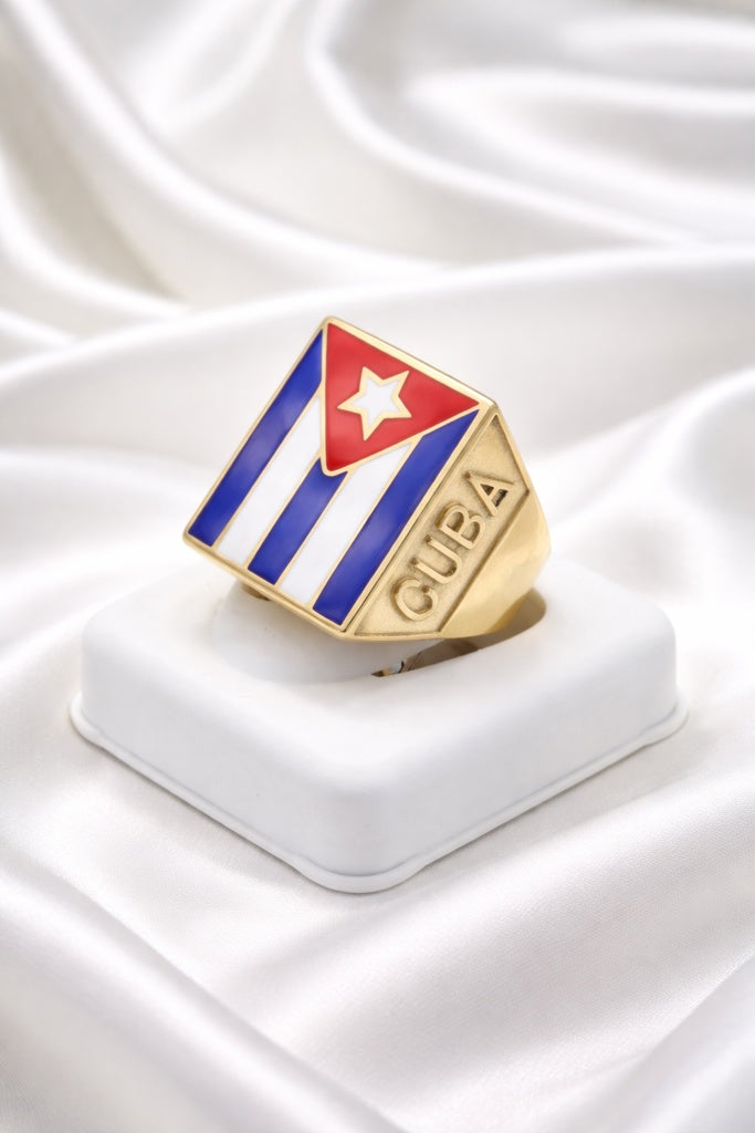 10KT CUBAN FLAG RING WITH CUBAN DETAILS ON THE SIDES Size 10 Weight 6.1GR