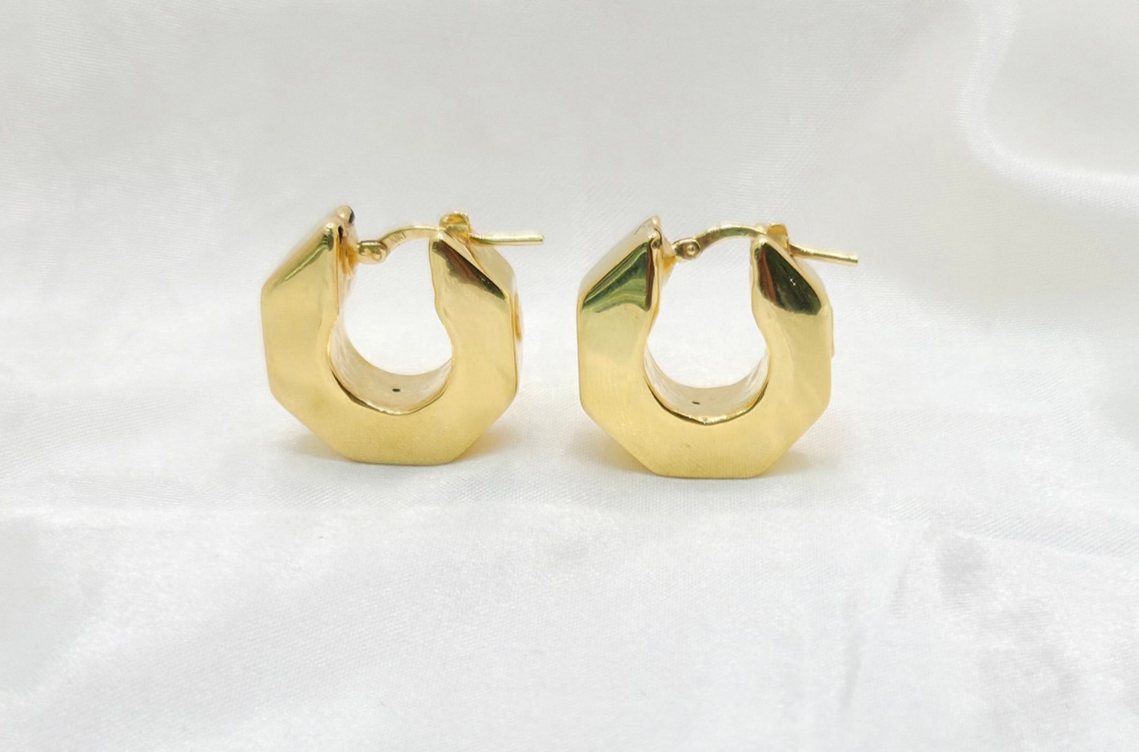 10KT MODERN HEXAGON STYLE HOOPS EARRINGS Weight 5.9GR