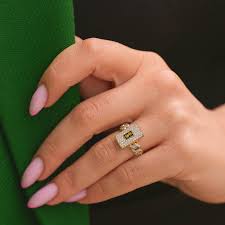 10KT CZ MONACO CERTIFIED WOMAN'S RING Size 7-8 Weigth 3.1GR