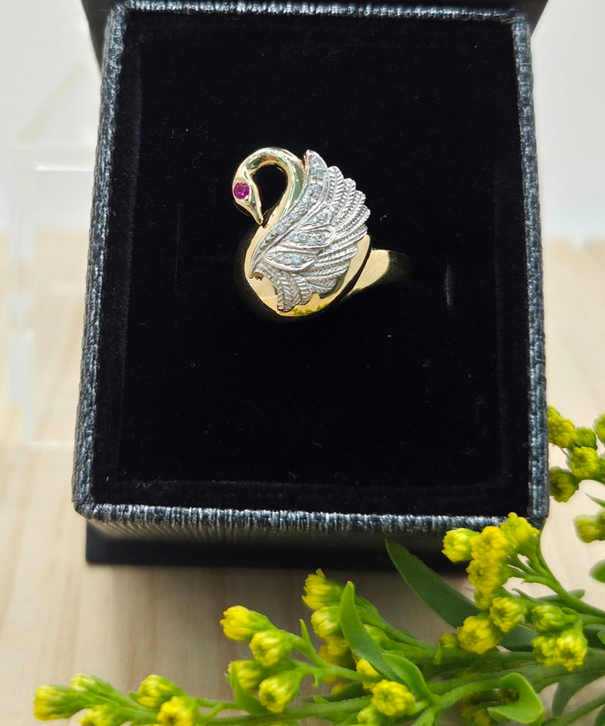 14KT TWO TONE SWAN WOMAN'S RING  Size 7 Weight 5.4GR