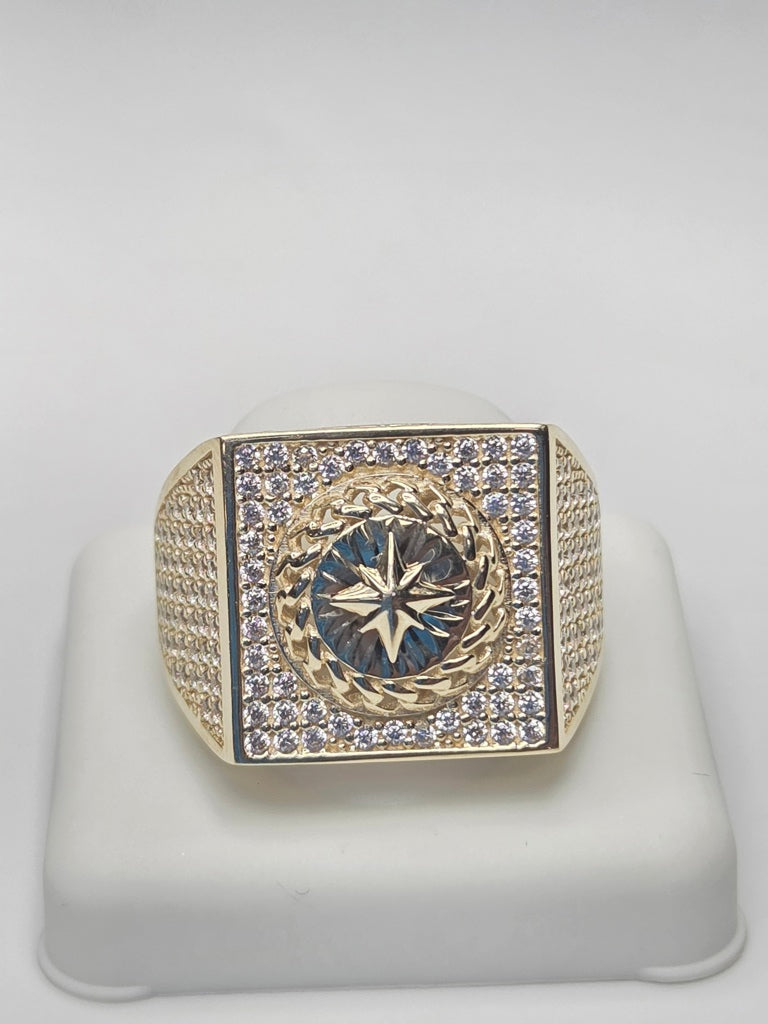 10KT SQUARE CZ BACKGROUND COMPASS ROSE DETAIL MAN'S RING Size 12.5 Weigth 6.8GR