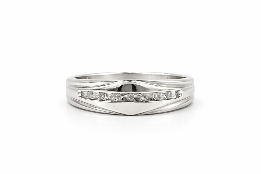 10KT WHITE GOLD DIAMOND BAND RING Size 10 Weigth 2.9GR
