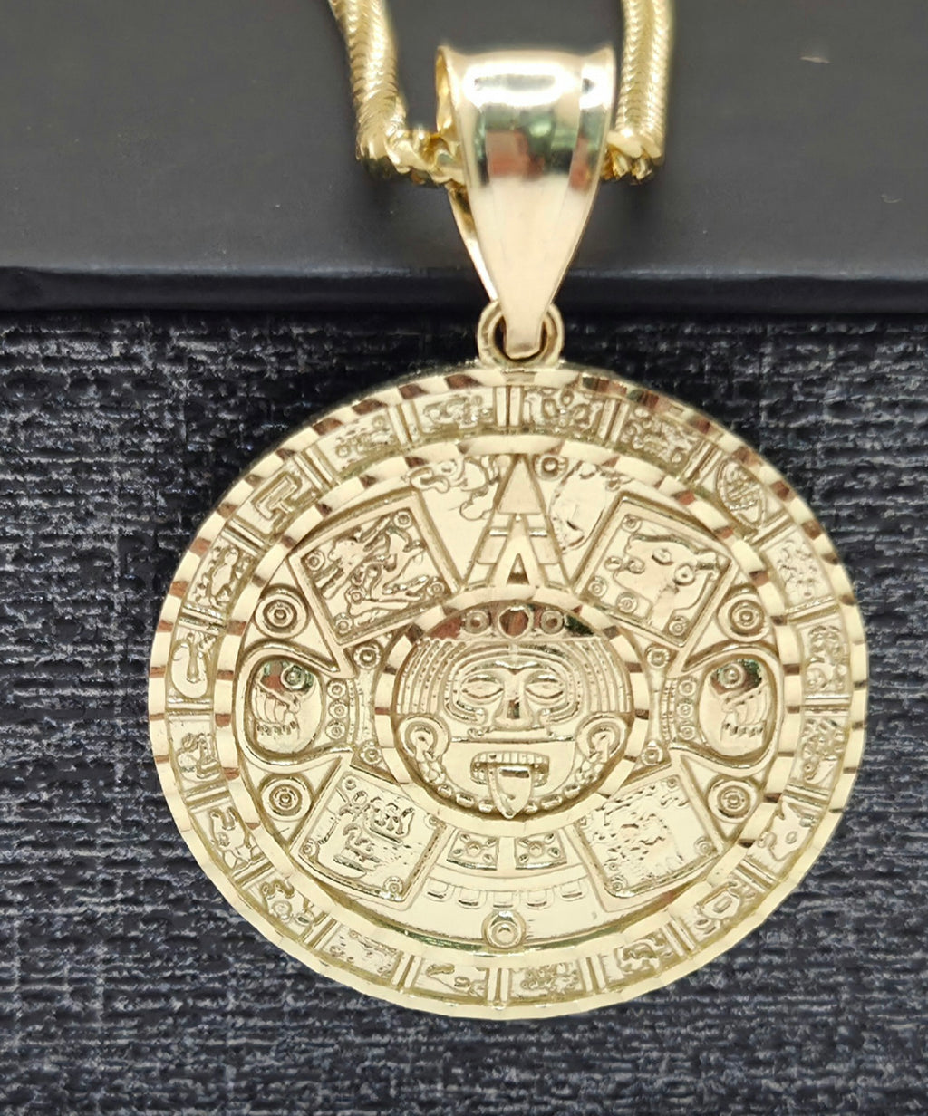 10KT MEDIUM ROUND MAYAN CALENDAR Weight 3.8GR