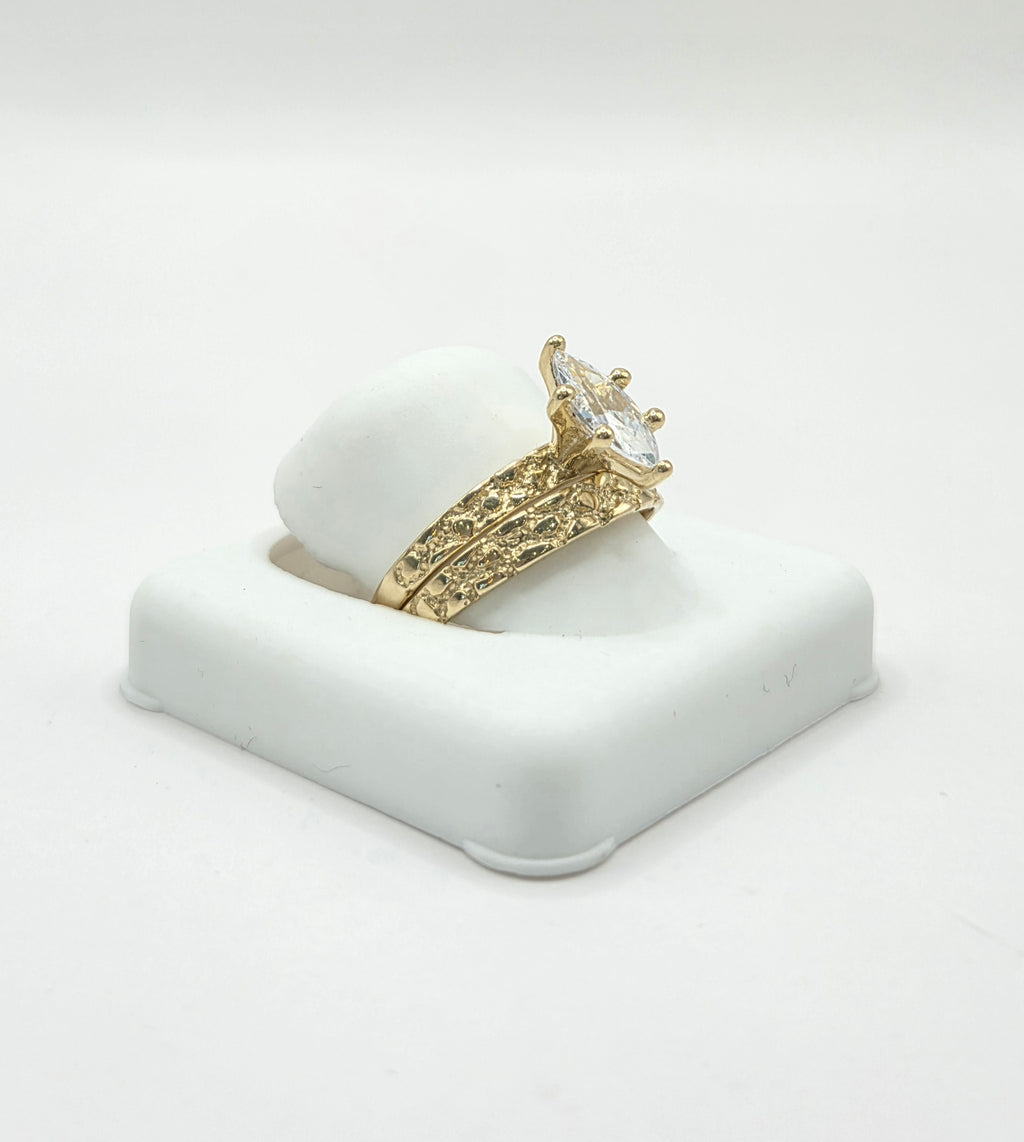 10KT NUGGETS DESIGN ENGAGEMENT WOMAN'S RING Size 7-7.5 Weigth 2.9GR
