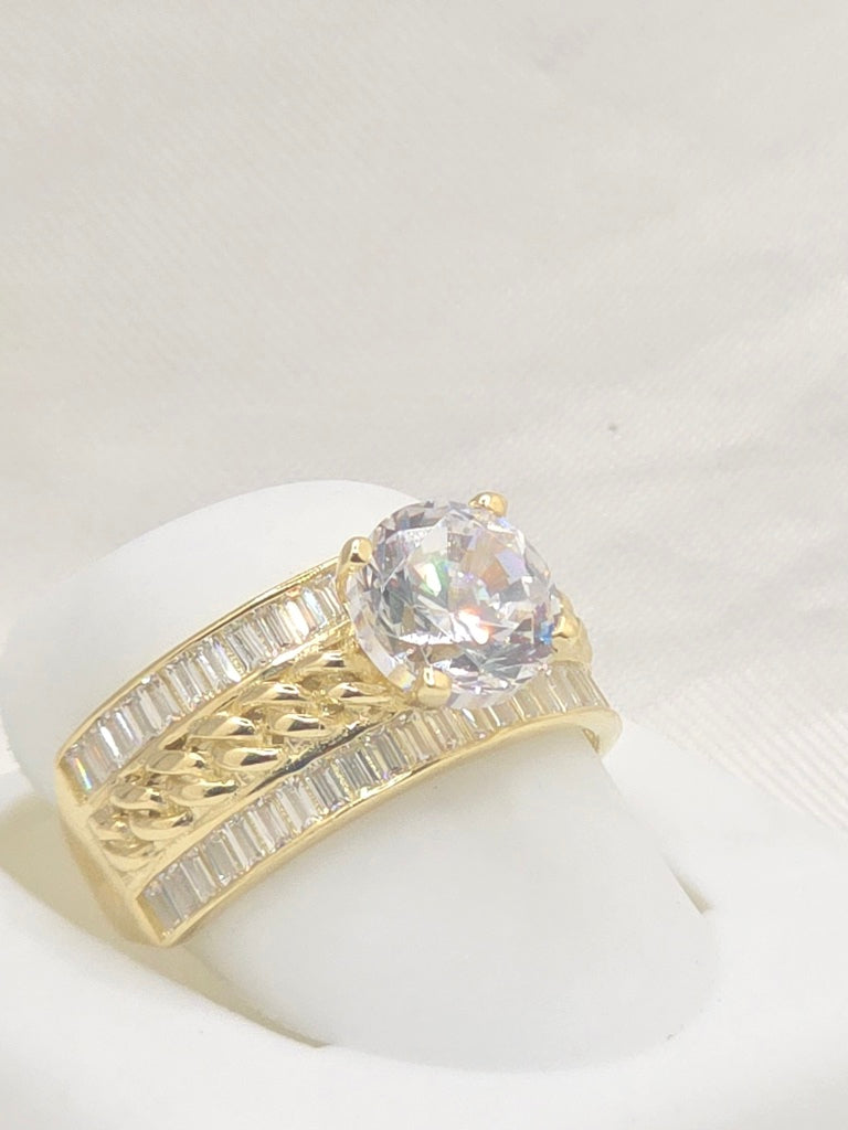 14KT PRINCESS STYLE RING Size 7 Weight 3.5GR