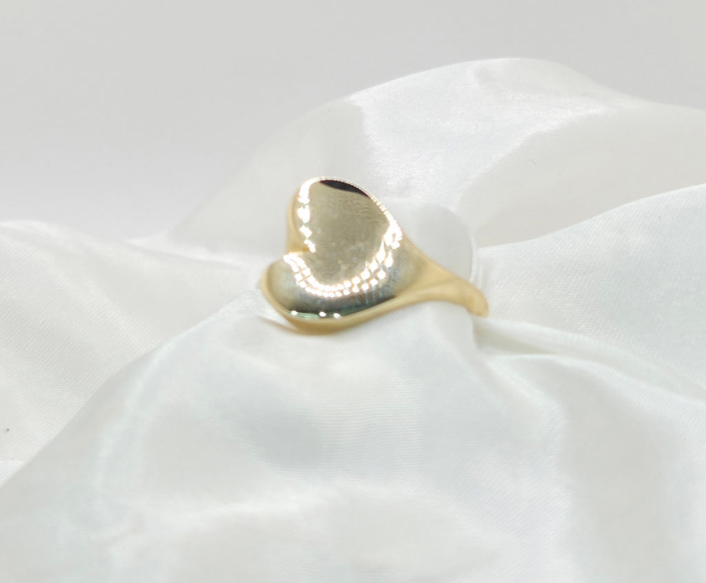 10KT LOVELY HEART RING Size 7-8 Weight 2.4GR