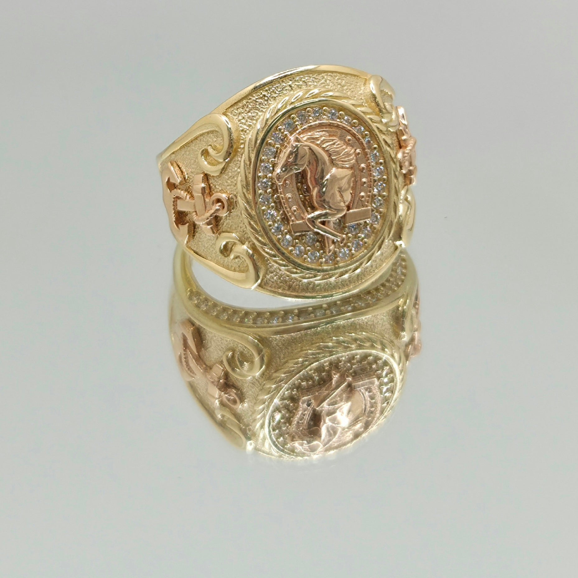 14KT ELEGANT HORSE RING Size 10 Weight 10.4GR
