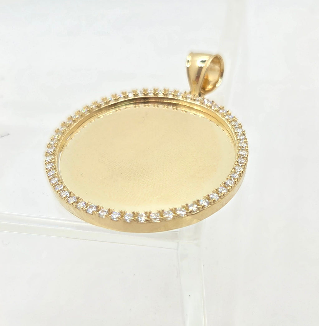 14KT CZ FRAME ROUND MEMORIAL PENDANT Size SMALL Weight 3.6GR