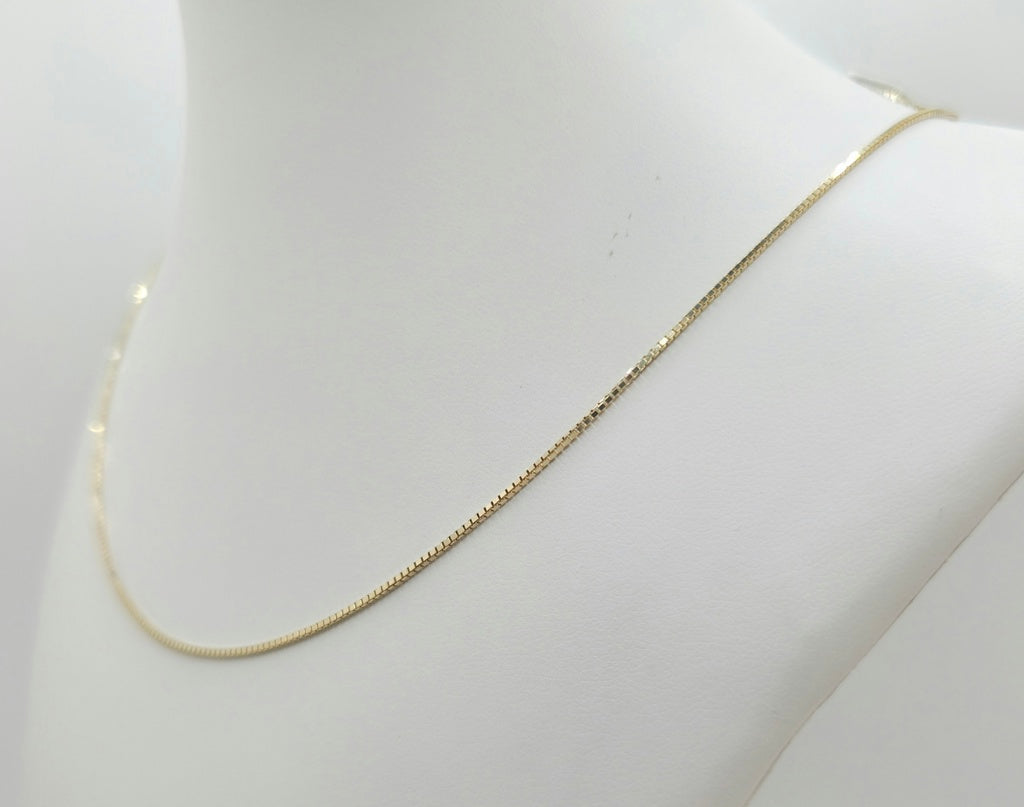 10KT BOX CHAIN Size 22INCH 0.8MM Weight 1.7GR