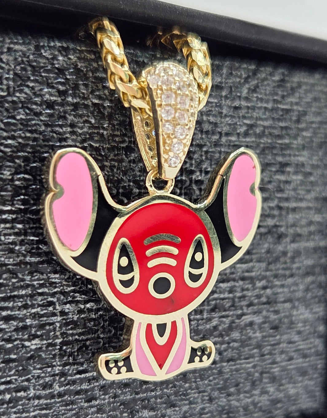 10KT RED FLAT STYLE STITCH PENDANT Weight 2.9GR