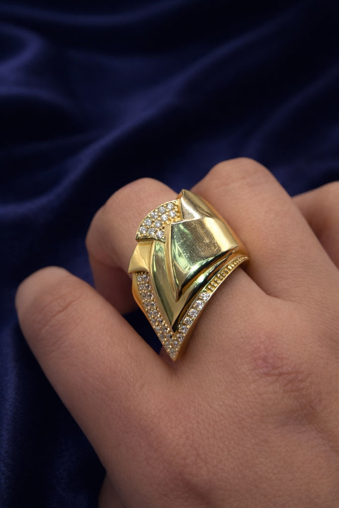 10KT MODERN ASYMETRIC WOMAN'S RING Size 7.5-8.5 Weight 5.5GR