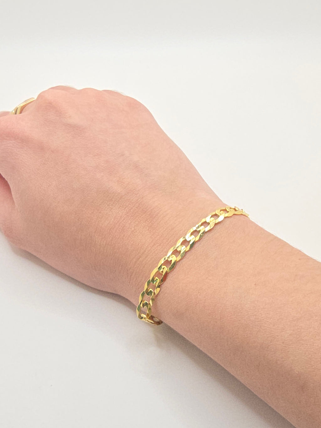 10KT SOLID CUBAN CURB FLAT BRACELET Size 8INCH 4MM Weight 2.9GR