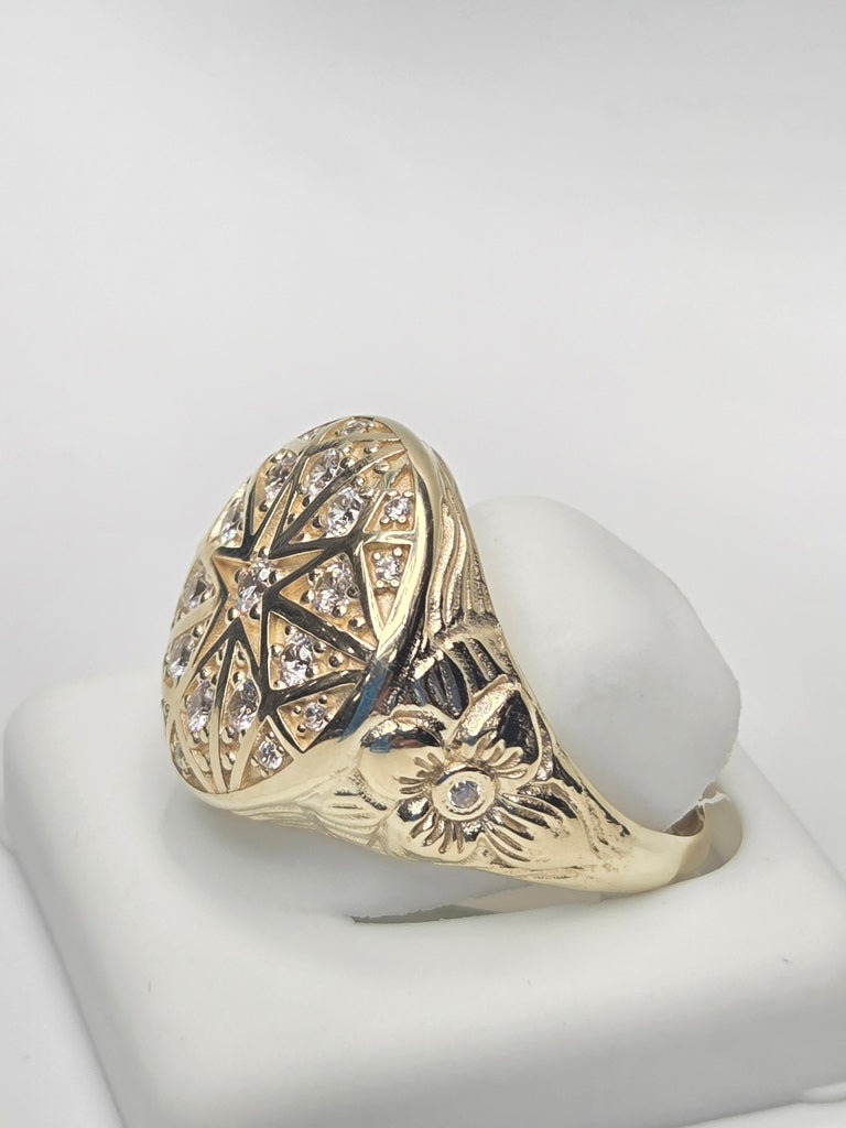 10KT ROUND STAR DESIGN SMALL ROSETTA MAN'S RING Size 12-12.5 Weigth 4GR