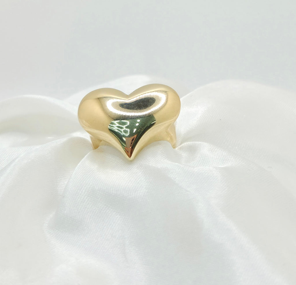 10KT BIG FANCY PLAIN HEART RING Size 7 Weight 3.2GR