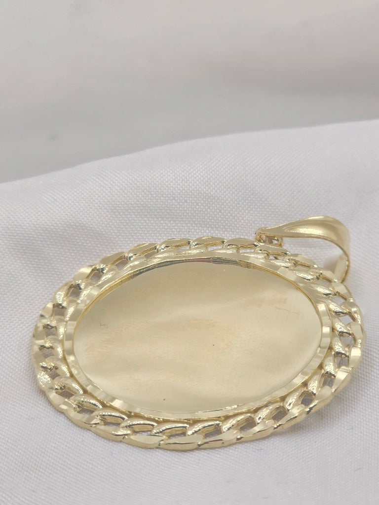 10KT ROUND CHAIN DETAIL MEMORIAL PENDANT  Weight 6GR