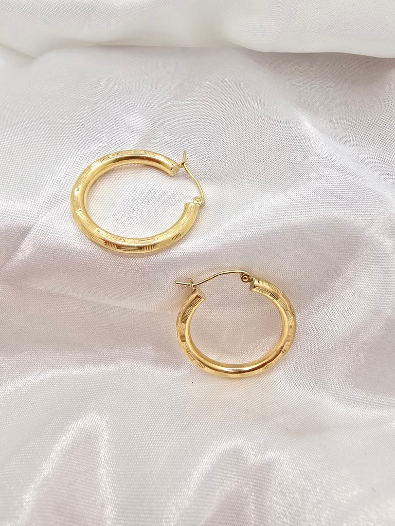 14KT MODERN DIAMOND CUT HOOPS EARRINGS Weight 1.9GR