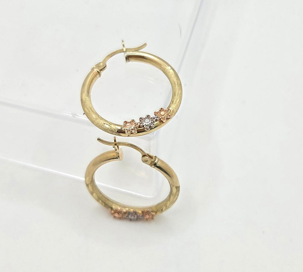 10KT SMALL FLOWERS HOOPS EARRINGS  Size 3 Weight 2.8GR