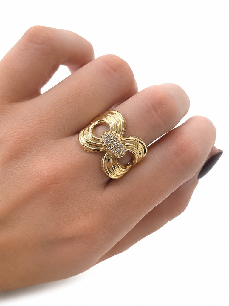 10K CZ RIBBON RING Size 8