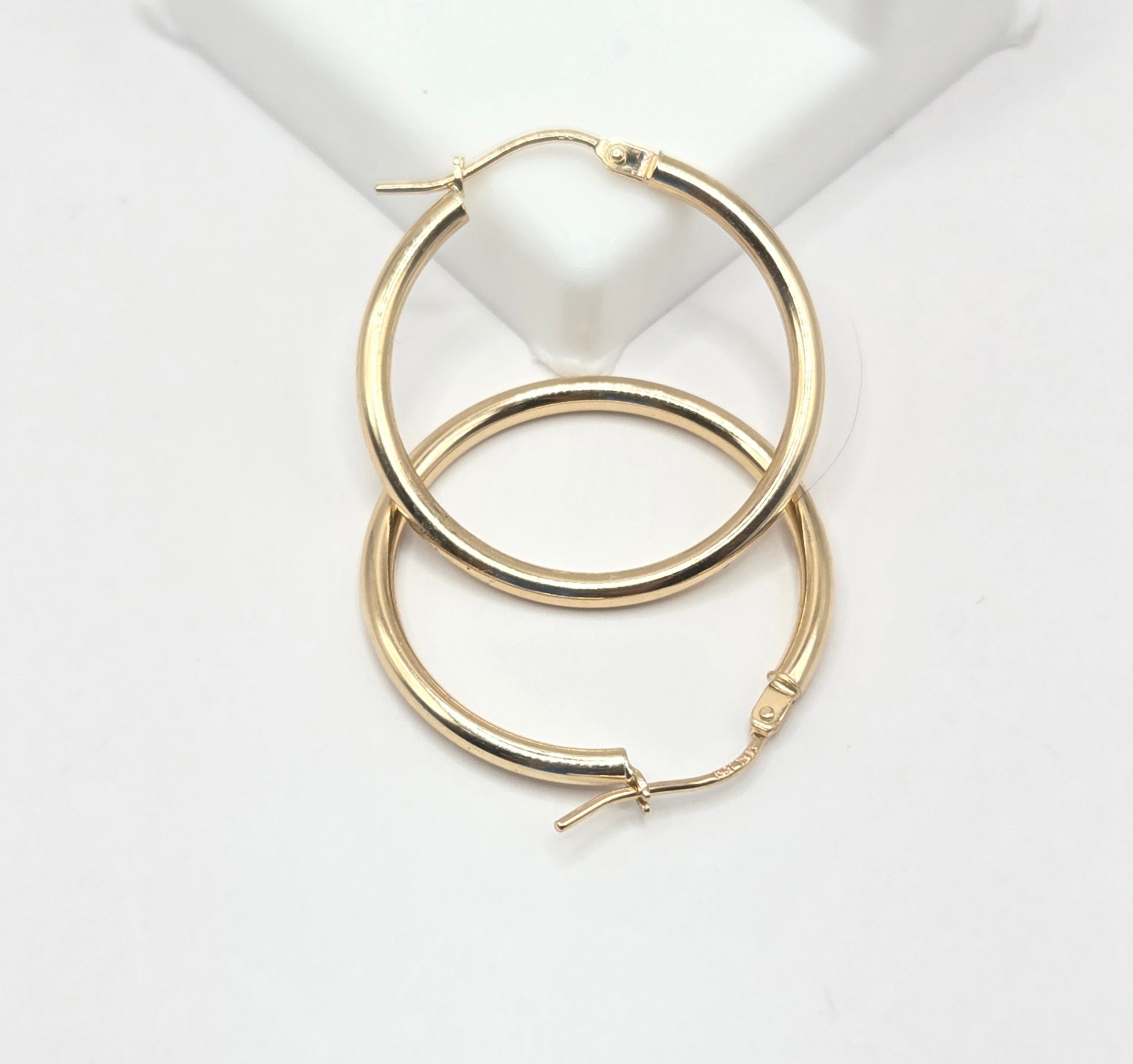 14KT FINE PLAIN HOOPS EARRINGS Size 3  2MM Weigth 1.2GR