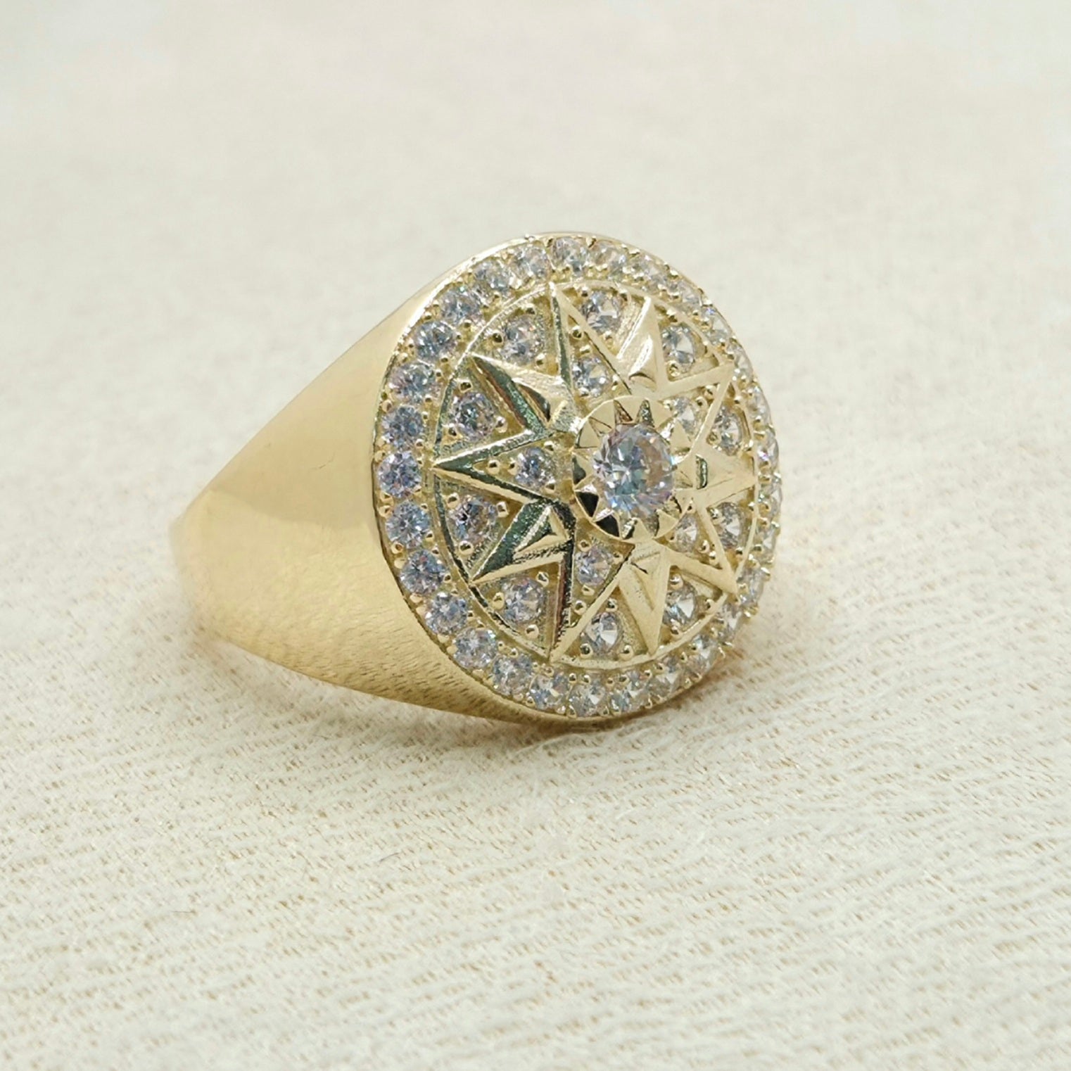 10KT CZ ELEGANT ROUND MEN'S RING Size 10 Weight 7.6GR