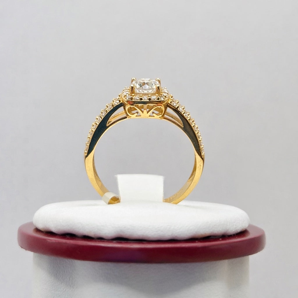 14KT YG SOLITAIRE 1CT MOISSANITE WOMAN'S RING Size 7 Weight 2.65 GRS