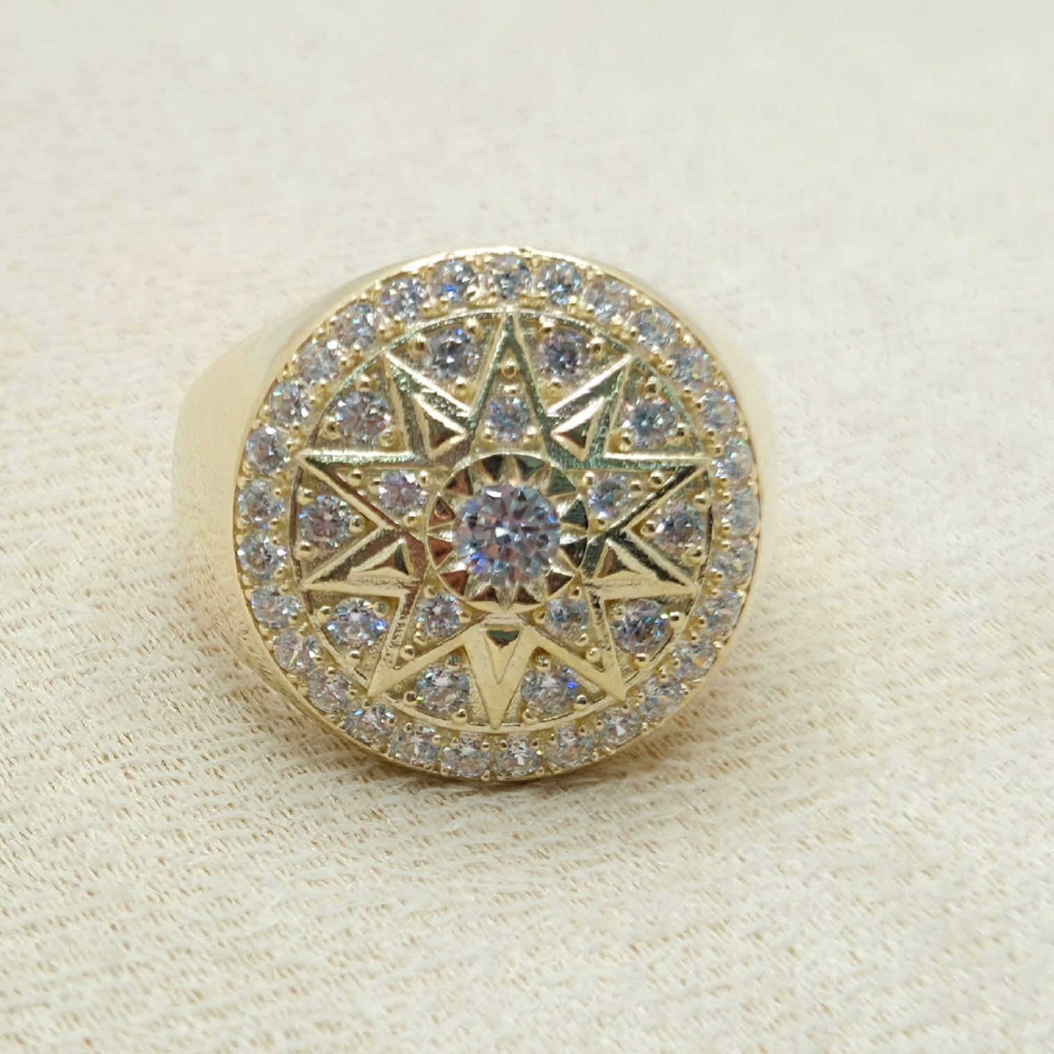 10KT CZ ELEGANT ROUND MEN'S RING Size 10 Weight 7.6GR