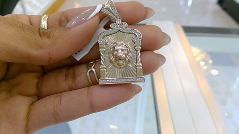 10KT  PENDANT