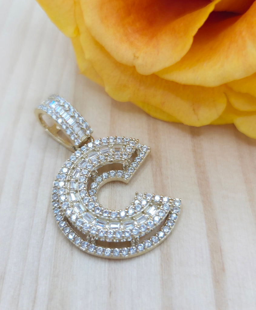 10KT MEDIUM CZ "C" LETTER PENDANT Weight 5.4GR