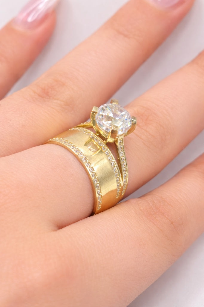 10KT WOMEN'S ENGAGEMENT RING WITH DETAILS OF CZ Size 7.5 Weight 4.8GR