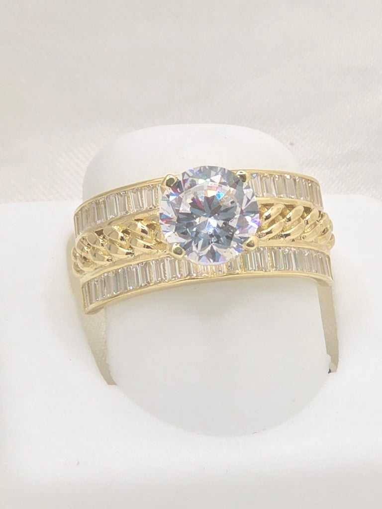 14KT PRINCESS STYLE RING Size 7 Weight 3.5GR