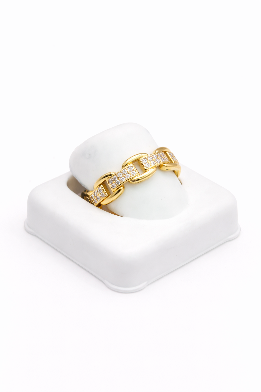 14KT BEAUTIFUL RING WITH SQUARE LINK AND DETAILS OF CZ SIZE 7 Weight 2GR