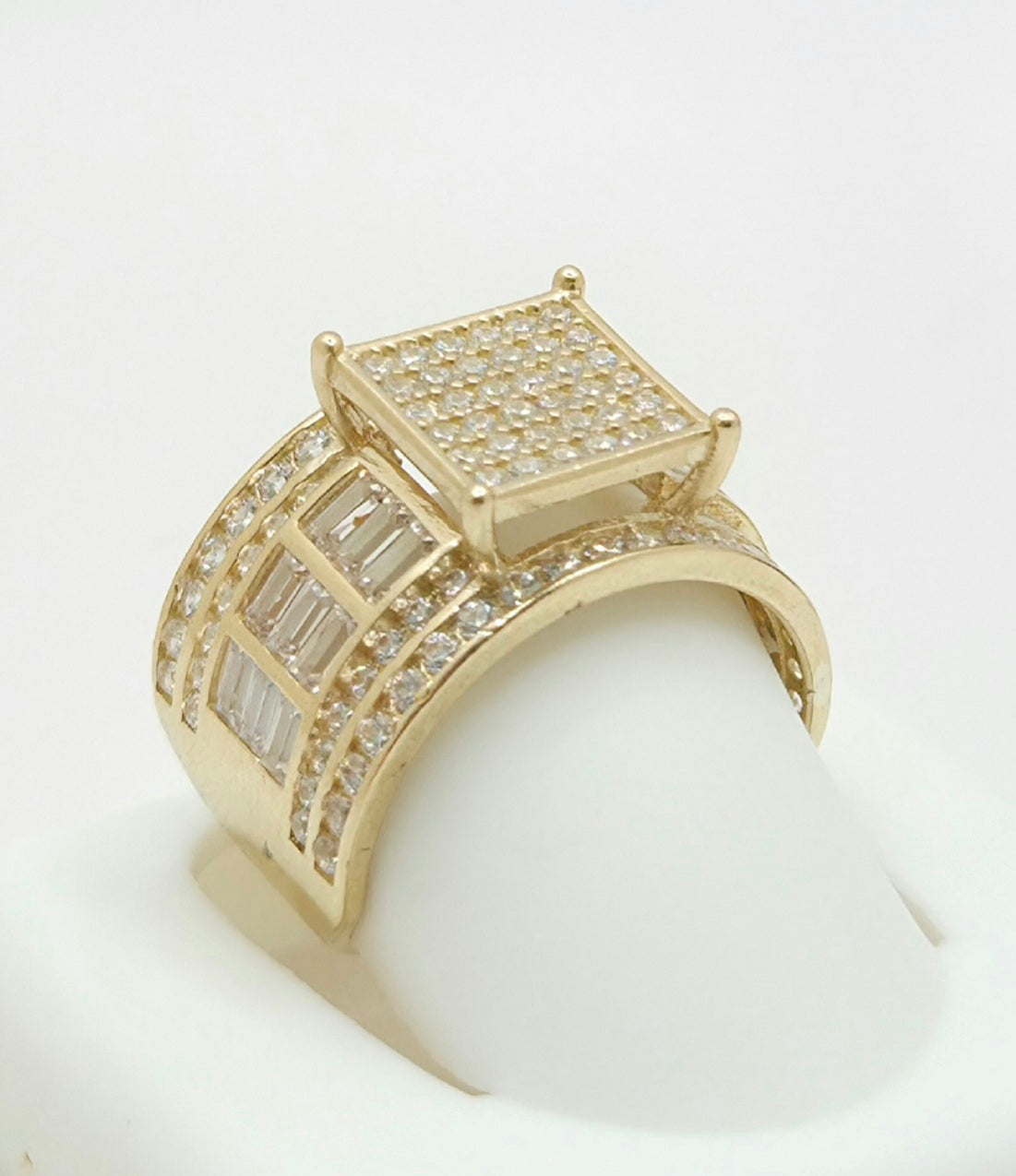 14KT CZ AND BAGUETTE SQUARE WEDDING WOMAN'S RING Size 7 & 8 Weight 5.3GR