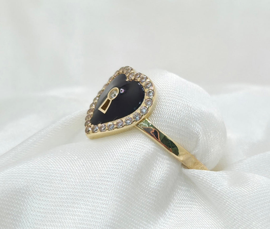 10KT BLACK HEART RING CZ Size 7 Weight 1.3GR