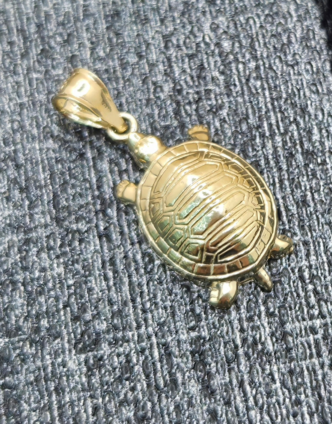 10KT SMALL TORTOISE PENDANT Weight 1.6GR