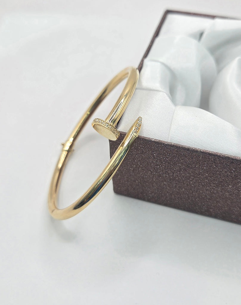 10KT  NAIL BANGLE Size 4MM Weigth 7.6GR