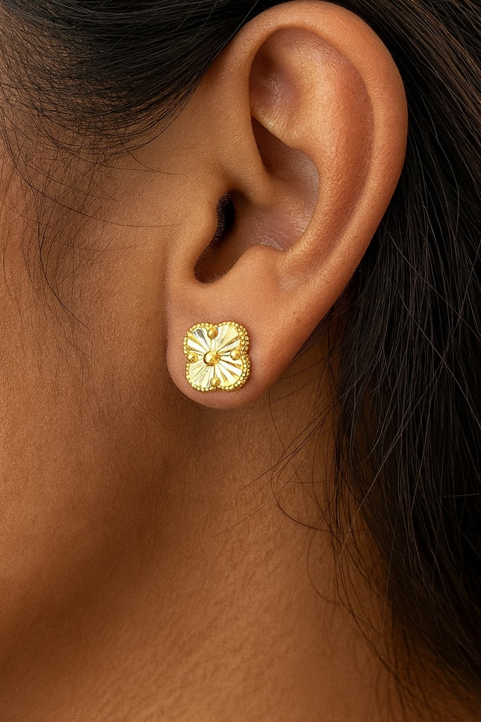 14KT MODERN EXTRA SMALL CLOVER EARRINGS Weight 1.1GR