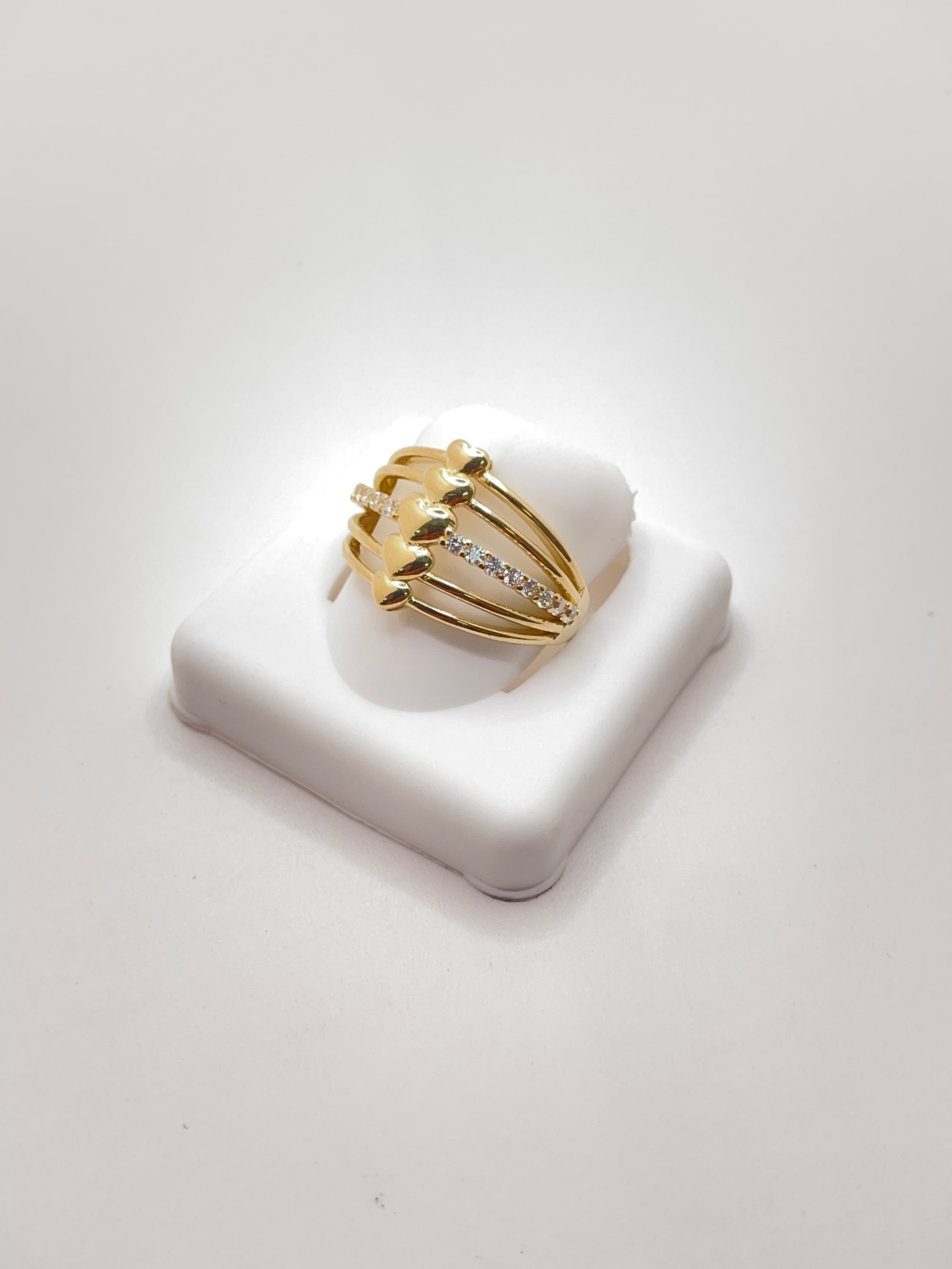 10KT DELICATE SMALL HEARTS RING Size 7.5 Weight 3.55GR