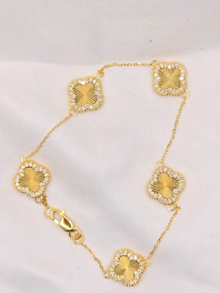 10KT YG DIAMOND CLOVER BRACELET 10MM 7IN