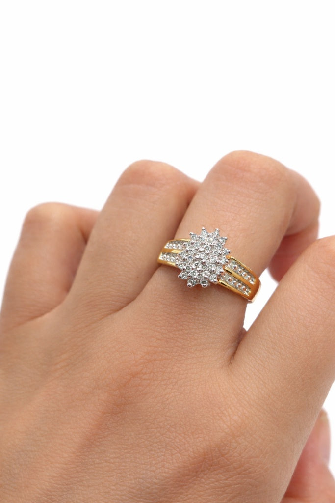 10KT ELEGANT DIAMOND PROMISE RING Size 7/0.26CT
