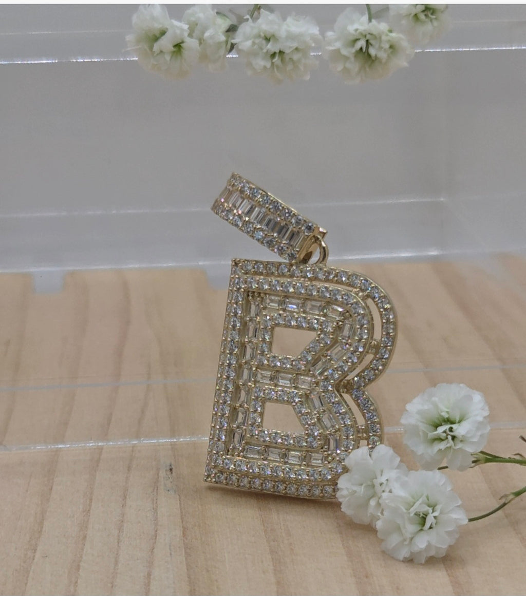 10KT MEDIUM CZ "B" LETTER PENDANT Weight 5.8GR