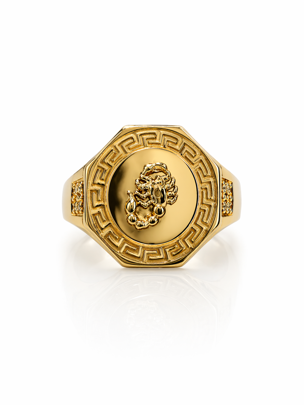 10KT SOLID GREEK DESIGN FRAME SCORPION ROUND RING  Size 10  Weigth 8.2GR