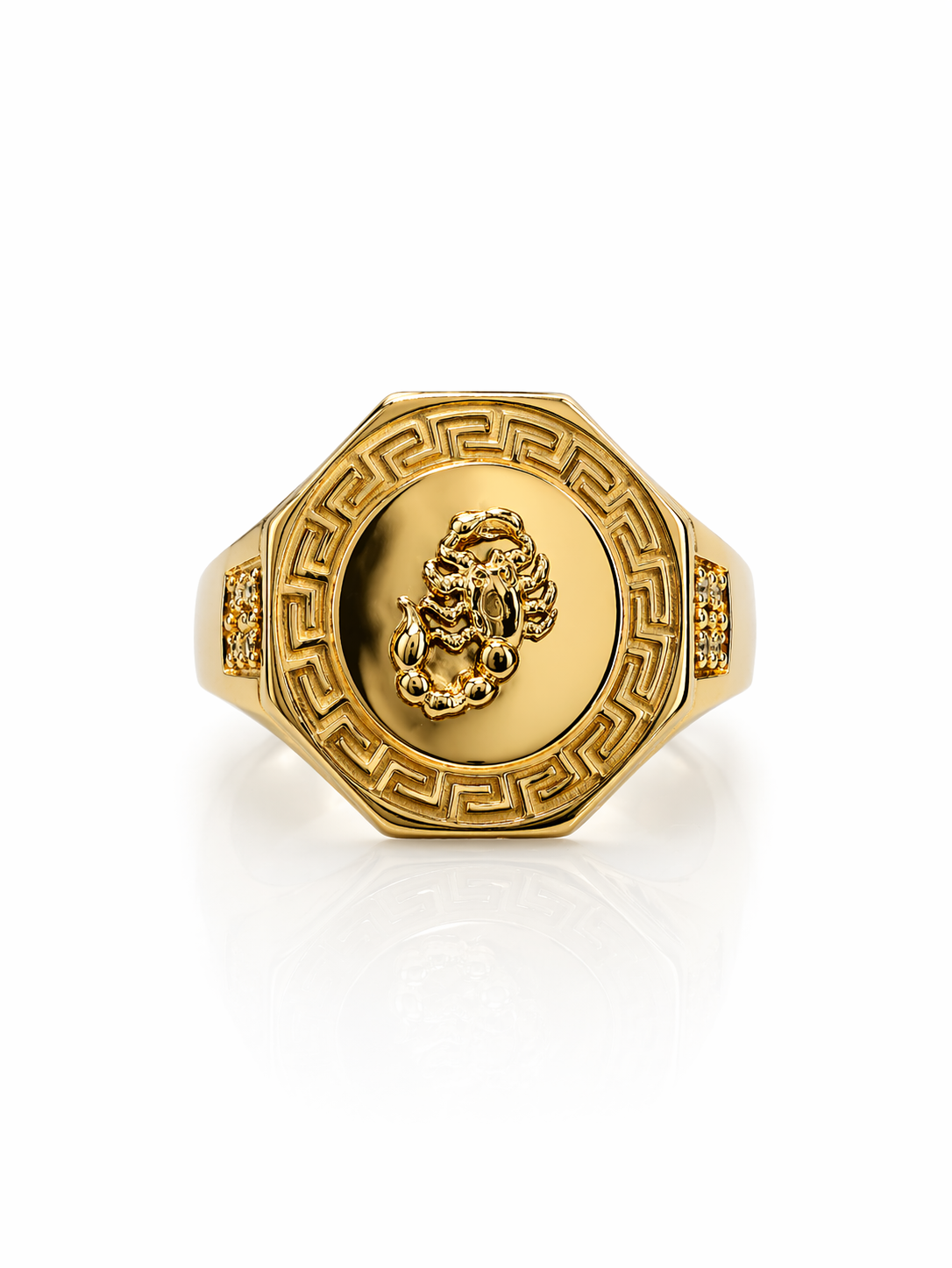 10KT SOLID GREEK DESIGN FRAME SCORPION ROUND RING  Size 10  Weigth 8.2GR