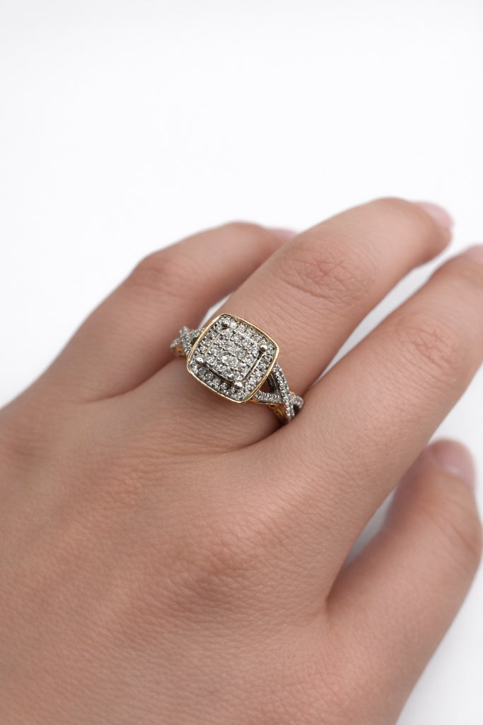 10KT  SQUARE PRINCESS STYLE DIAMOND ELEGANT RING Size 7 Weigth 4.6GR